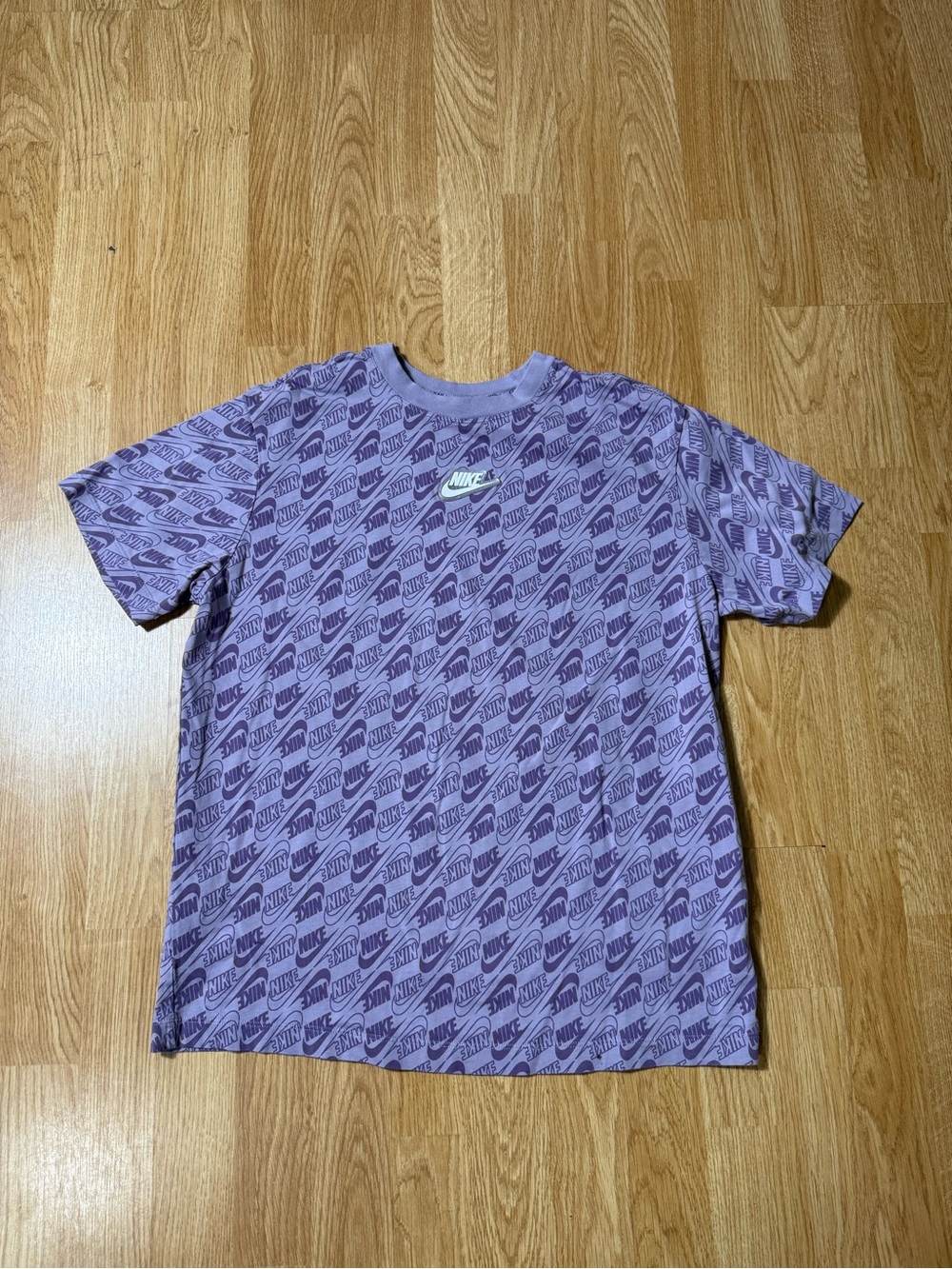 The Nike Tee Womens Medium Purple Loose Fit Short Sleeve  - Size S